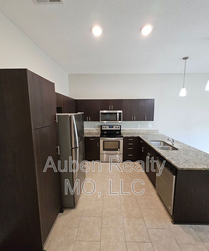 Primary Photo - 9219 N Gower Ave