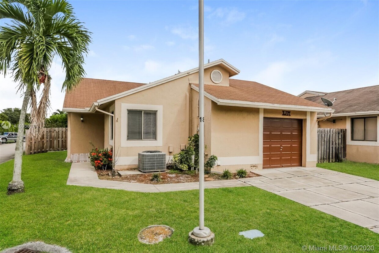 Primary Photo - 901 SW 109th Ave