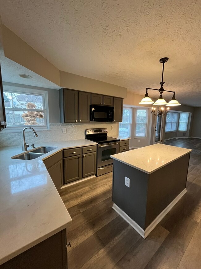 Foto del edificio - 208 Caswell Dr