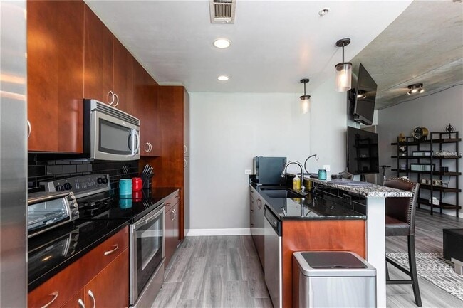 Foto del edificio - 777 N Ashley Dr