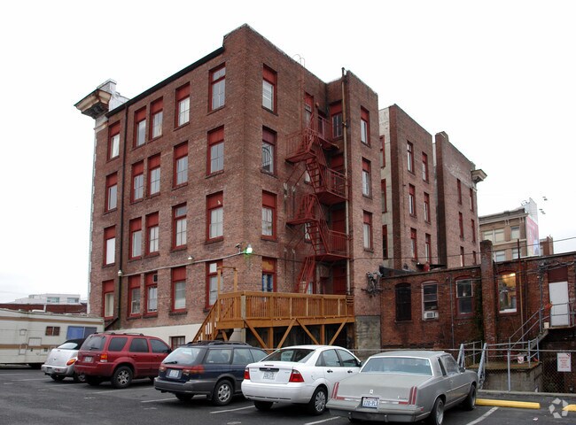 Foto del edificio - 1800-1804 Hewitt Ave