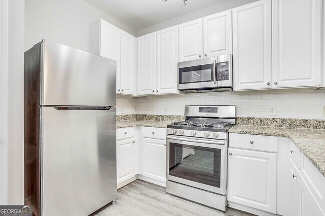Building Photo - 2223 Wilmington Cir NE
