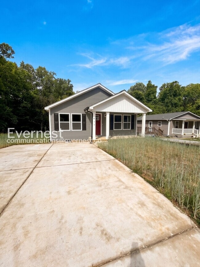 Building Photo - 411 E Torbush St