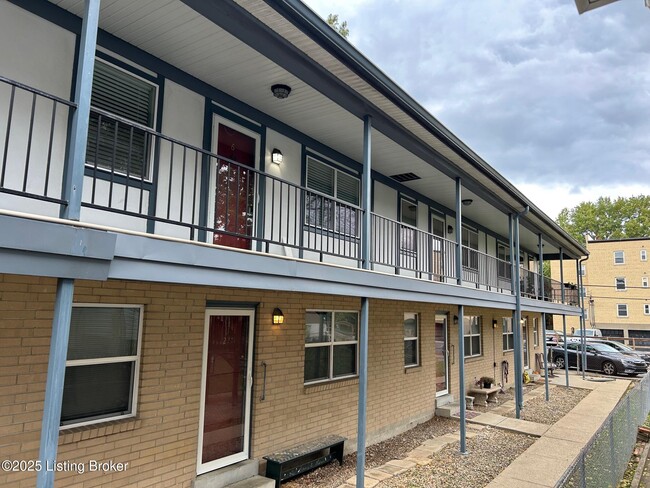 Building Photo - 2207 Alta Ave