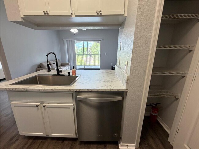 Foto del edificio - 13115 Sanctuary Cove Dr