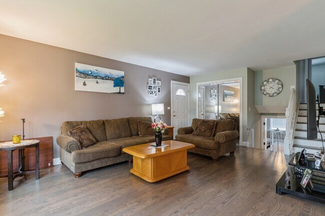 Foto del edificio - 1025 S Haddow Ave