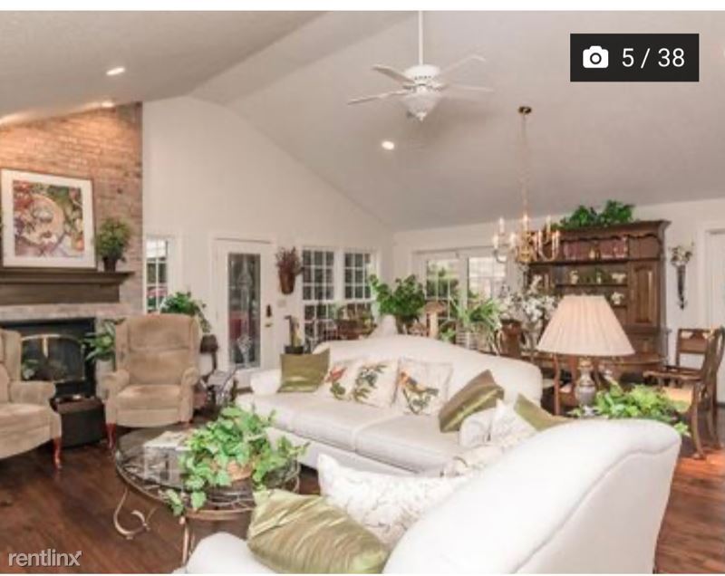 Building Photo - 4 br, 4 bath Townhome - 3 n crest street