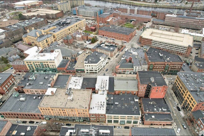 Building Photo - 33 Middle St