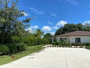 Building Photo - 4412 Vanda Dr