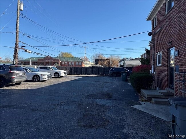 Building Photo - 1111 Holland St