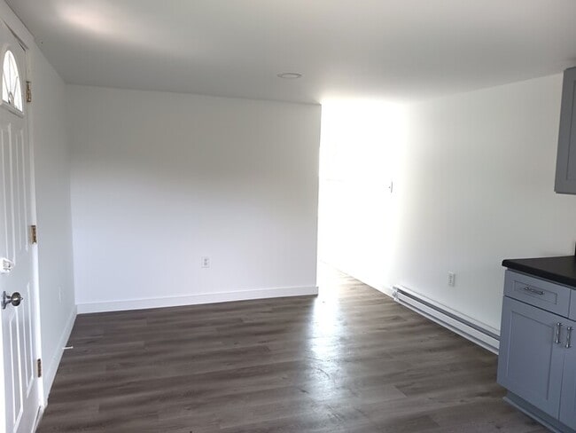 Building Photo - Renovated Two Bedroom Mobile Home for Rent...