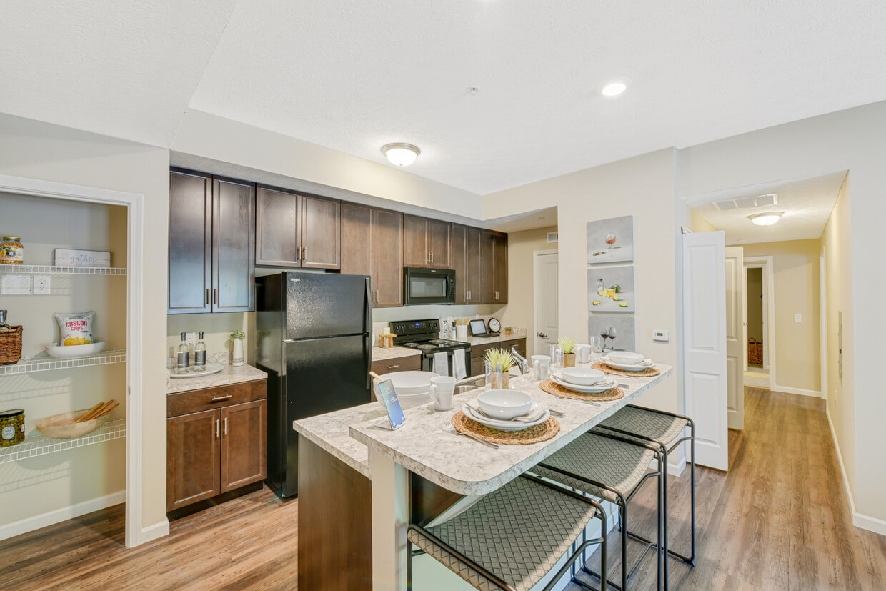 Victoria Manor Apartments in Columbus, OH