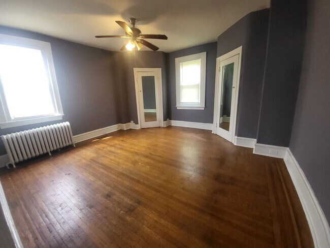 Foto del edificio - 5044 N Sydenham St