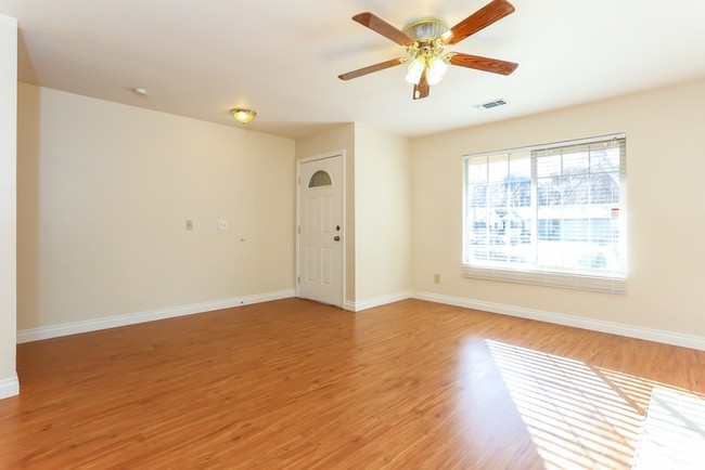 Building Photo - 142 La Paz St