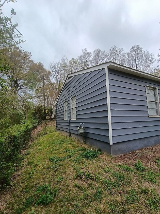 Building Photo - 2551 Dakar Ave