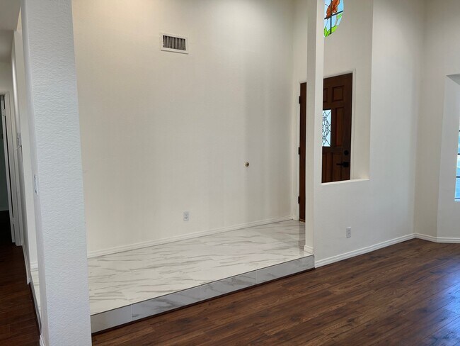 Building Photo - 20230 Stagg St