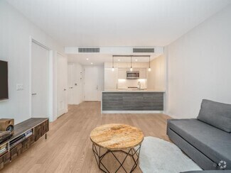 Building Photo - 505 W 43rd St