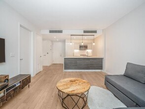 Building Photo - 505 W 43rd St