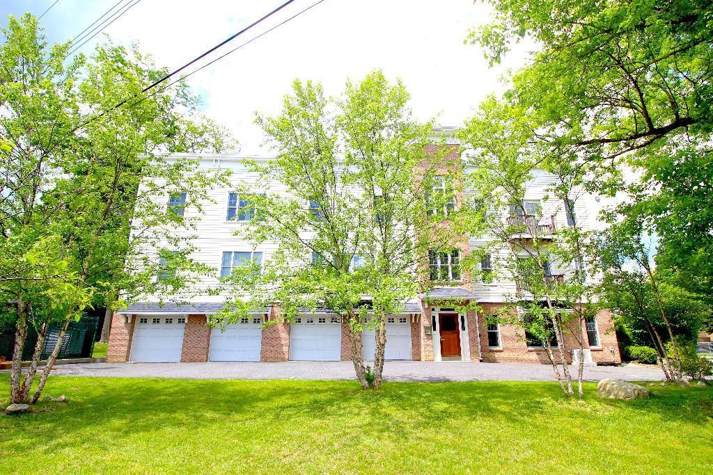 Primary Photo - 19 Hall Ave