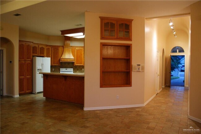 Building Photo - 2408 Kiwi Ave