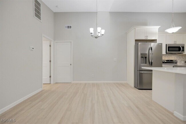 Building Photo - 5113 SW 15th Pl