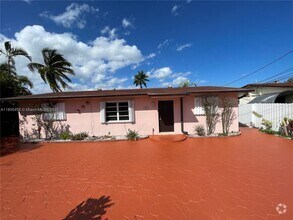Building Photo - 3033 NW 11th Terrace