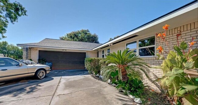 Foto del edificio - 7614 Barberton Dr