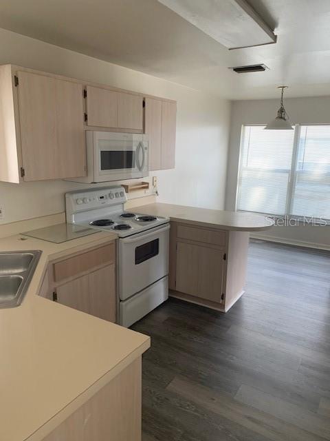 Foto del edificio - 1214 Bloom Hill Ave