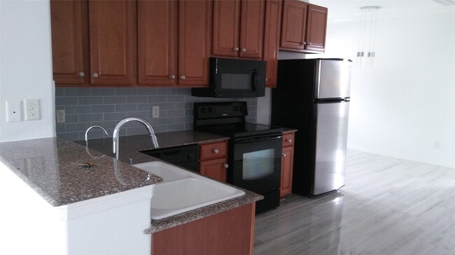 Foto del edificio - 20914 Sun Creek Dr