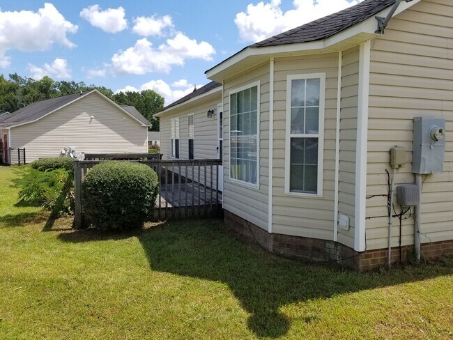 Foto del edificio - 3 BR/2BA | Newly Renovated Single Family Home | Large yard | In Benson NC !