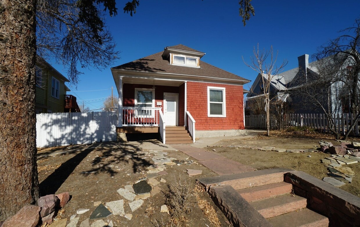 Primary Photo - 808 East Kiowa Street