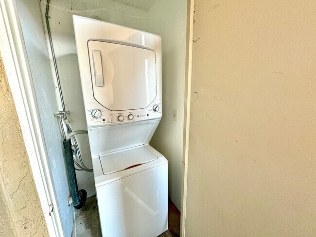 Building Photo - Great 2B/1BA Condo in Escondido!