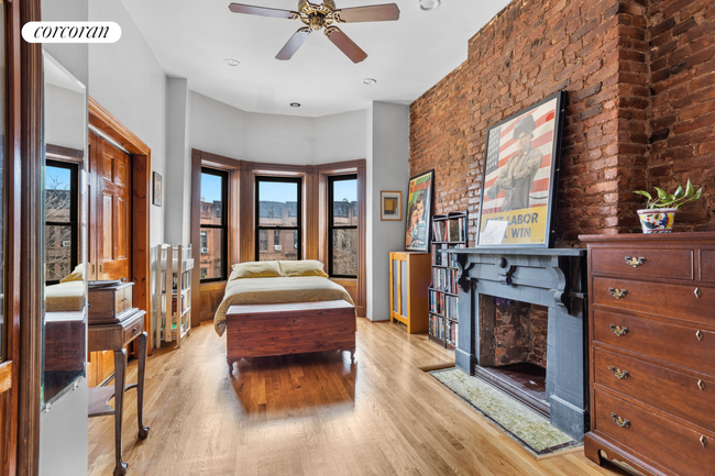 Building Photo - 432 56th St
