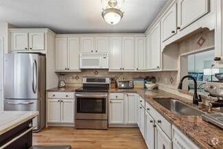 Building Photo - 304 Appletree Ln