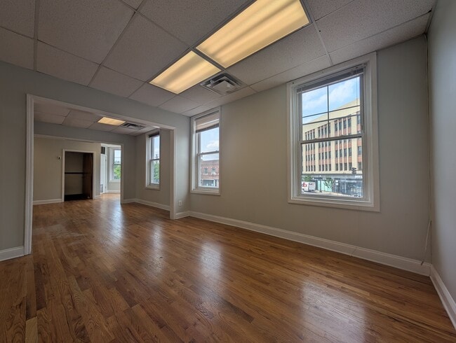 Building Photo - 4805 W Irving Park Rd