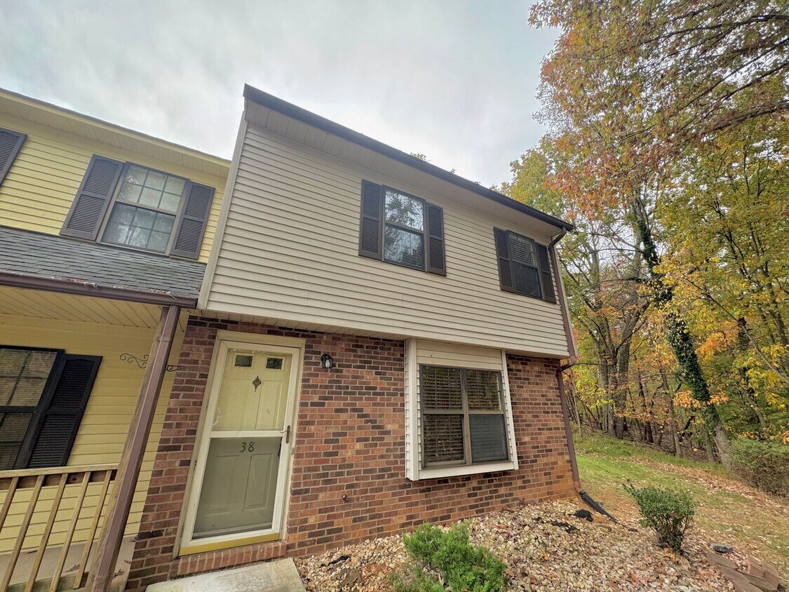 Foto principal - Campbell County Townhome
