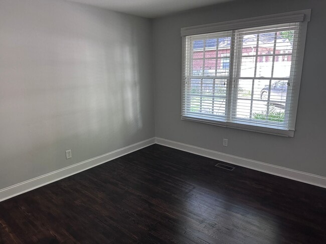 Building Photo - Beautifully Renovated Apartment in Wilmore!