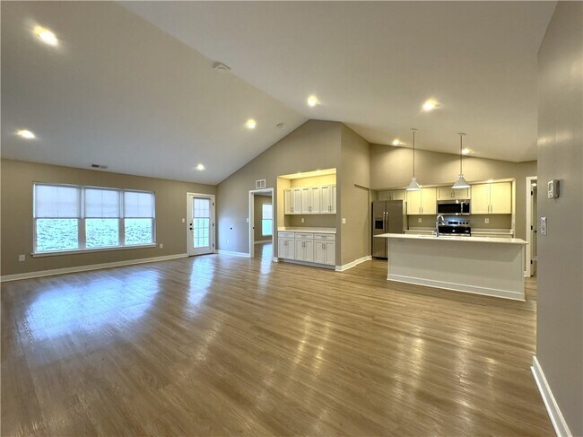 Building Photo - 593 Championship Dr
