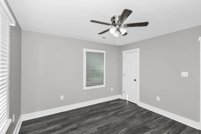 Foto del edificio - 908 Fairway Dr NW