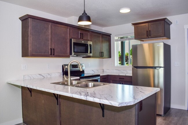 Building Photo - 1995 Sky Park Dr