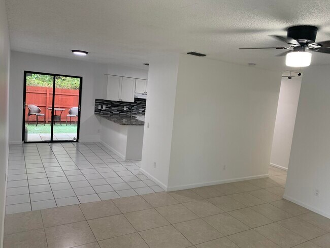 Building Photo - 3119 Florida Mango Rd