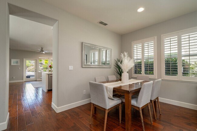 Foto del edificio - Tassajara Cottages Danville Home - Super C...