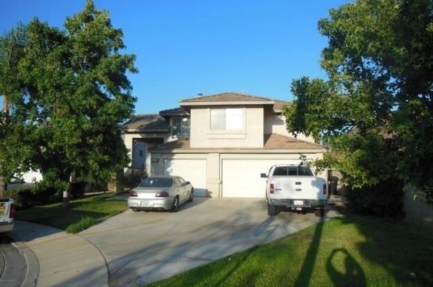 Foto del edificio - !! BIGGGG 3 BEDROOM + DEN!! HOME ON A BEAU...