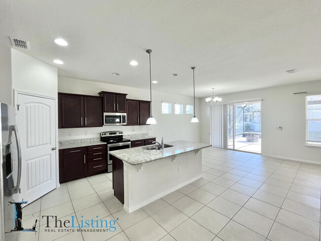 Building Photo - 1924 Siesta Falls Ct