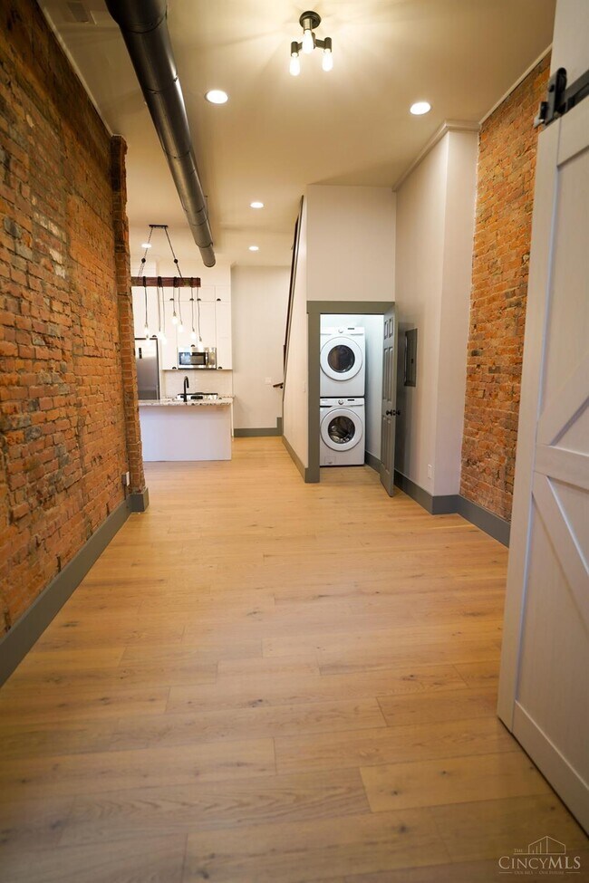 Foto del edificio - 472 Dayton St