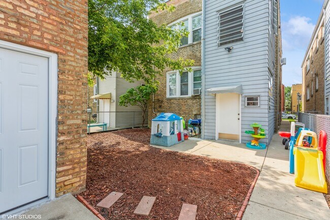 Building Photo - 4830 Wright Terrace