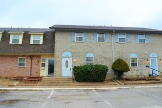 Building Photo - 3901 N Kickapoo Ave