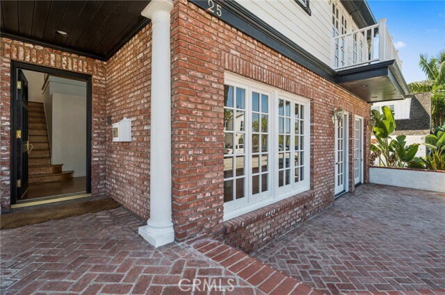 Building Photo - 2025 E Balboa Blvd