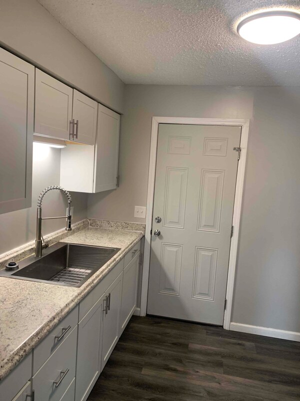 Foto del edificio - 2722 Magnolia Dr