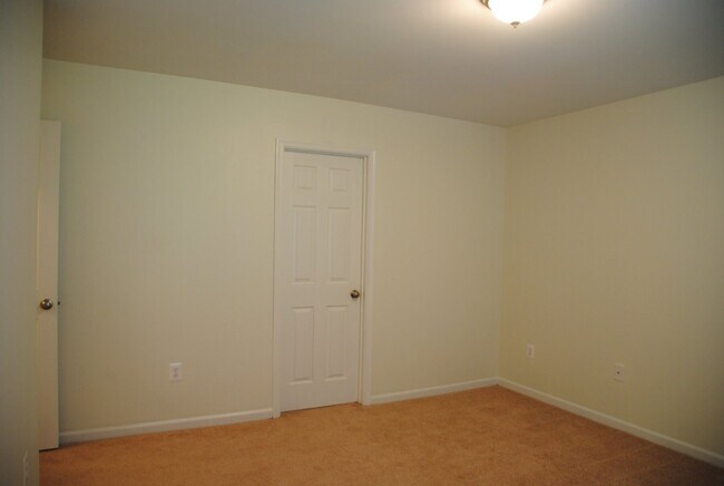 Foto del edificio - Upscale 2 BDRM, 2 BATH Condo in N. Stafford